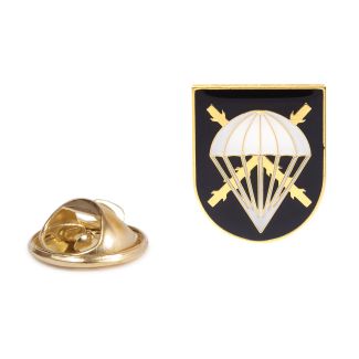 BRIPAC Parachute Brigade Suit Pin 01