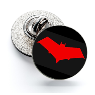 Pin de Solapa Magglass Red Hood Logo Black - Gemelolandia